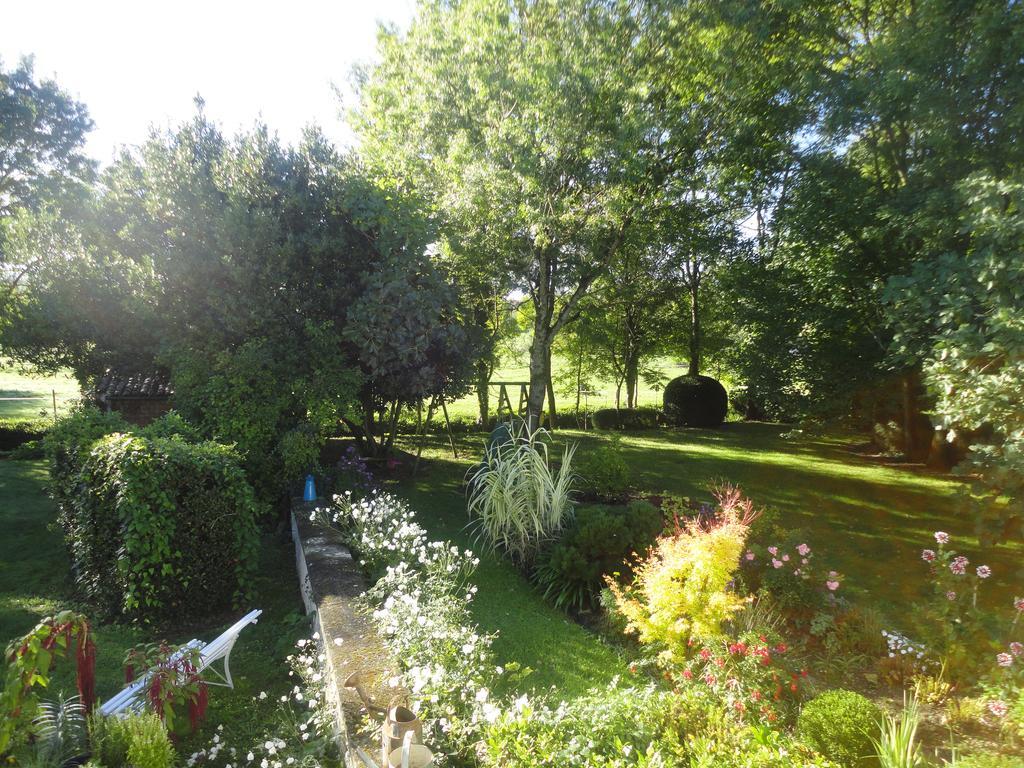 Bed and Breakfast Les 2 Madeleine Saint-Saturnin-du-Bois Экстерьер фото