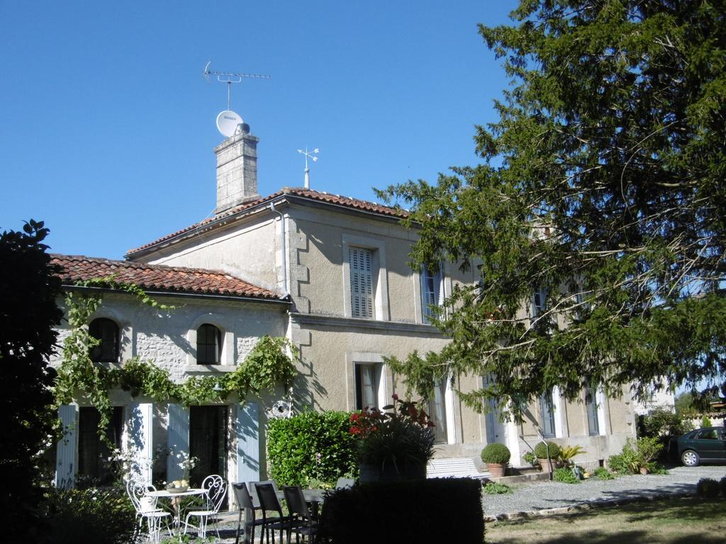 Bed and Breakfast Les 2 Madeleine Saint-Saturnin-du-Bois Экстерьер фото