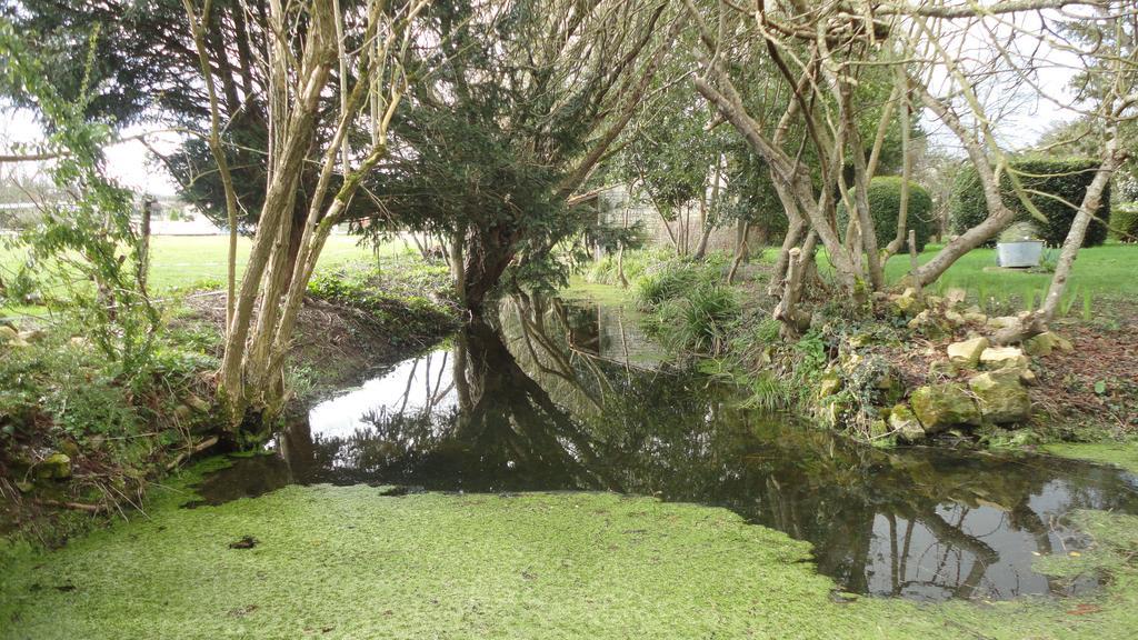 Bed and Breakfast Les 2 Madeleine Saint-Saturnin-du-Bois Экстерьер фото