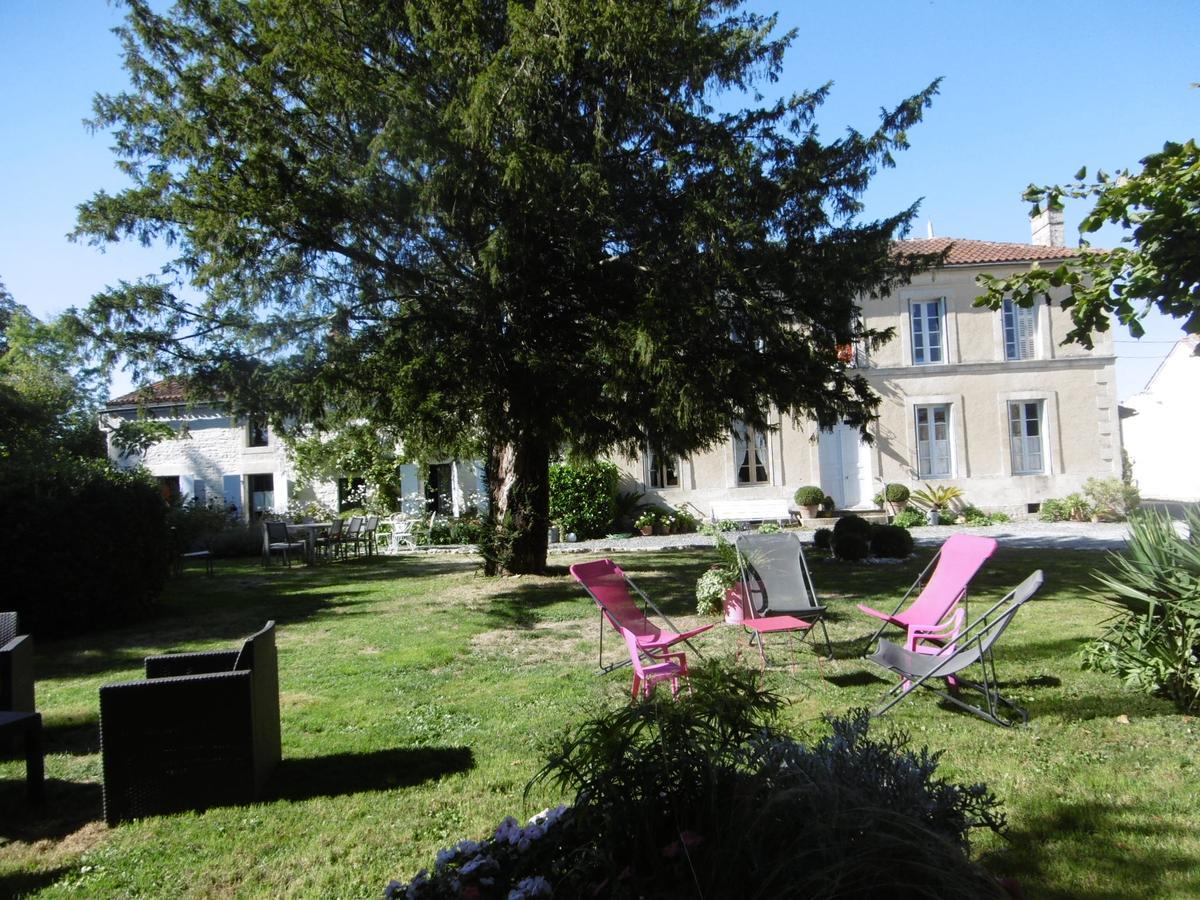 Bed and Breakfast Les 2 Madeleine Saint-Saturnin-du-Bois Экстерьер фото