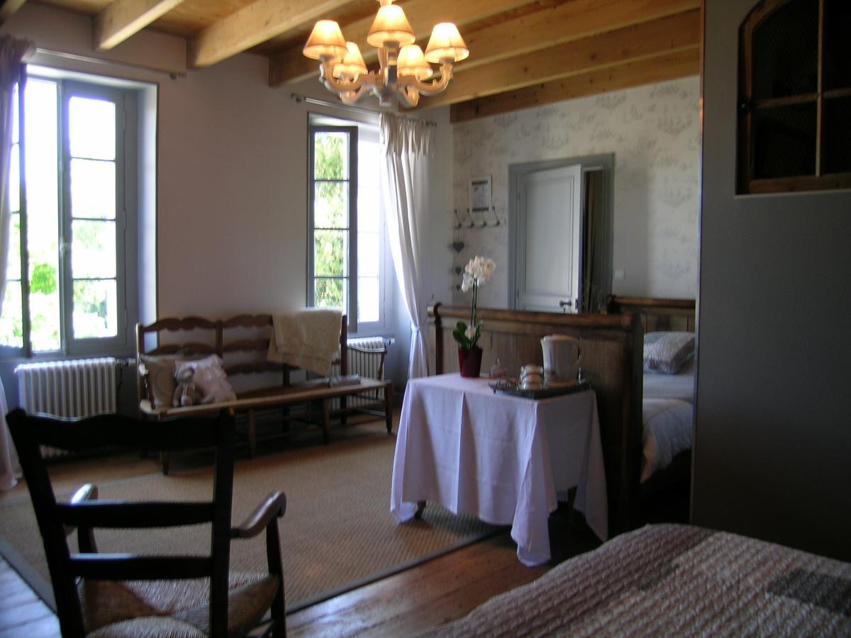 Bed and Breakfast Les 2 Madeleine Saint-Saturnin-du-Bois Экстерьер фото
