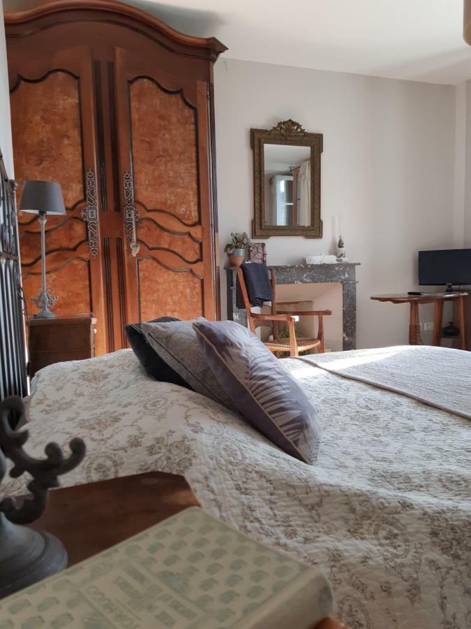 Bed and Breakfast Les 2 Madeleine Saint-Saturnin-du-Bois Экстерьер фото